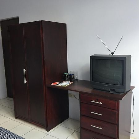 Casa 10 Guest House Guatemala City Exterior photo